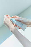ضد آفتاب سنتلا اسکین 1004 بی رنگ SPF50 اصل