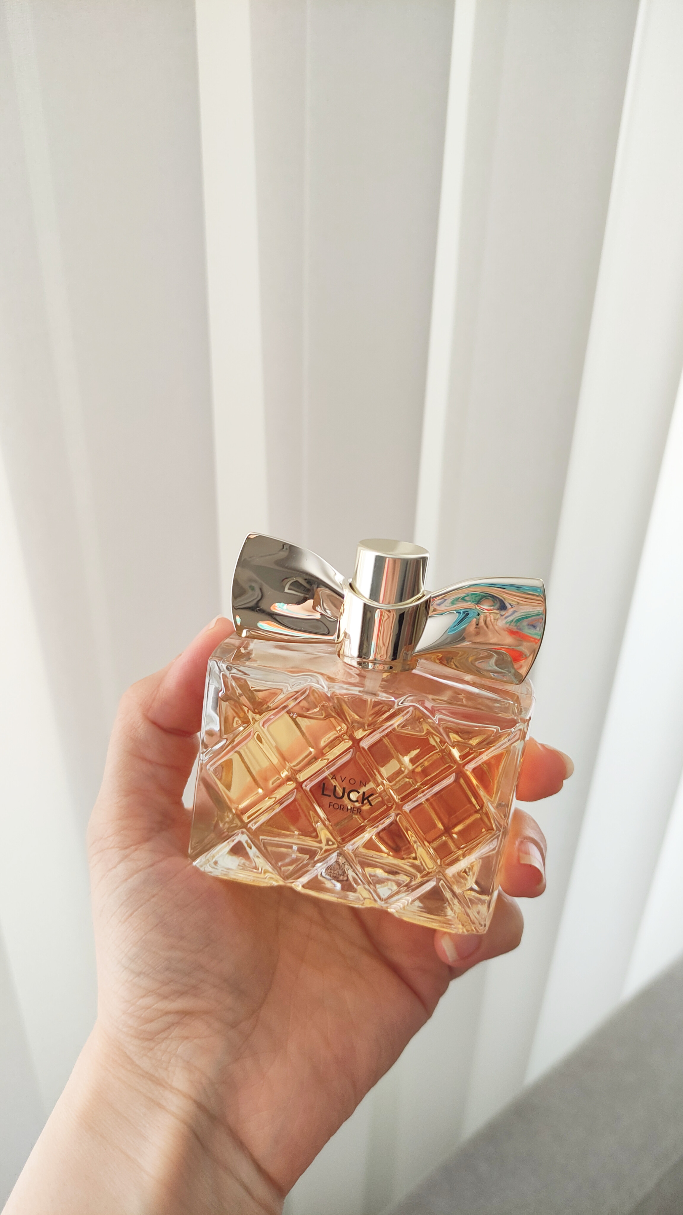 ادوپرفیوم زنانه luck از برند avon